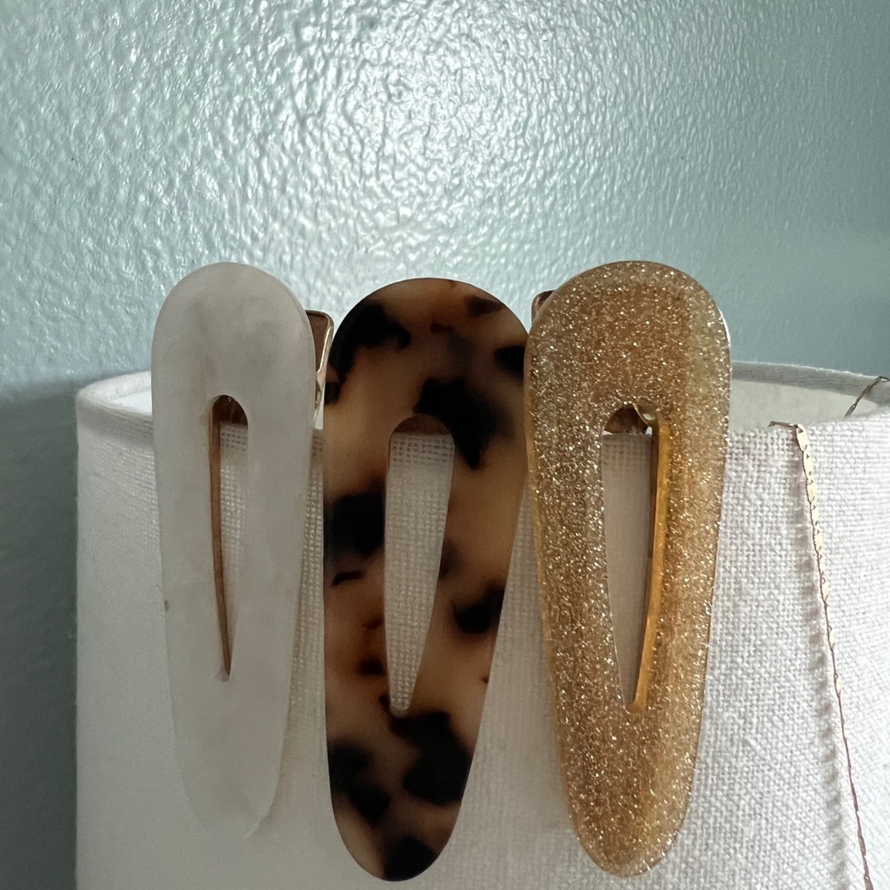 Hair clips